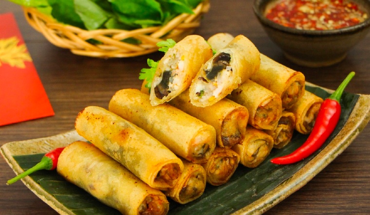 Chả giò hải sản trứng bắc thảo